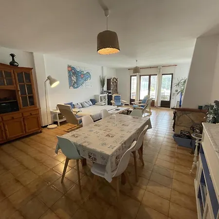 Pujada Puig Rom Apartment Roses